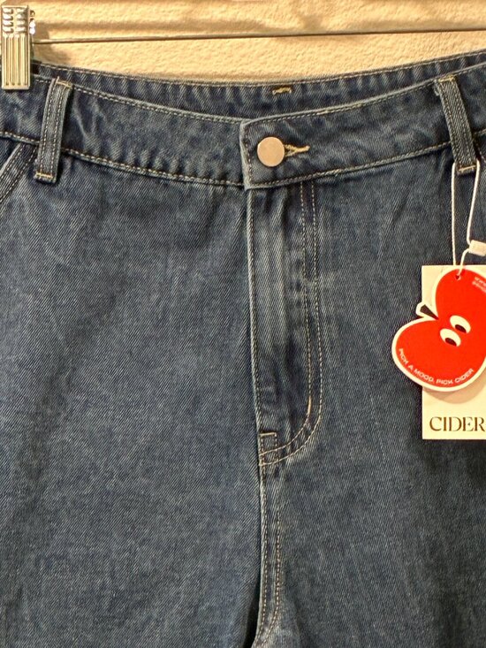 CIDER Denim Mid-Rise Wide Leg Cargo Bermuda Shorts Dark Wash Women XL - Picture 3 of 9